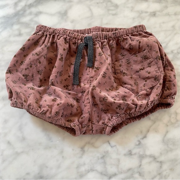 ZARA Corduroy Shorts Outfit - Picture 2 of 6